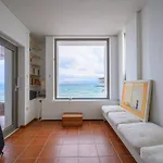 Apartman Horizon House - Beachfront Escape *