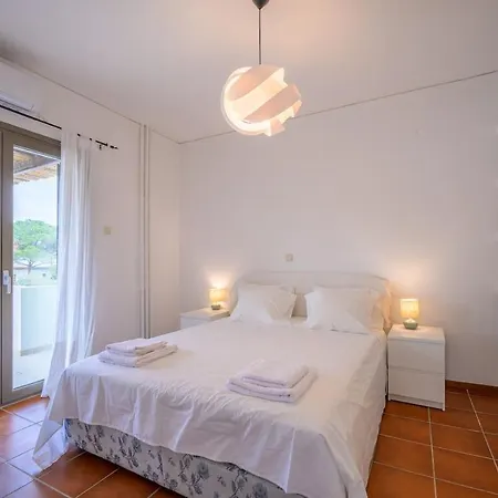 Apartamento Horizon House - Beachfront Escape Nerántza