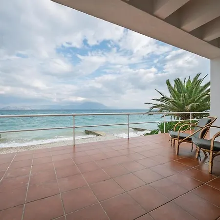 Horizon House - Beachfront Escape