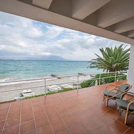 Horizon House - Beachfront Escape