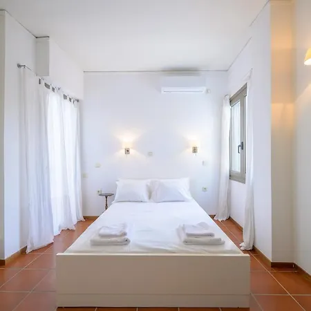 Horizon House - Beachfront Escape Apartment Nerantza