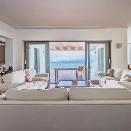 Horizon House - Beachfront Escape Nerántza