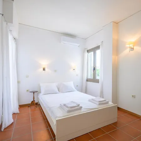 Horizon House - Beachfront Escape *