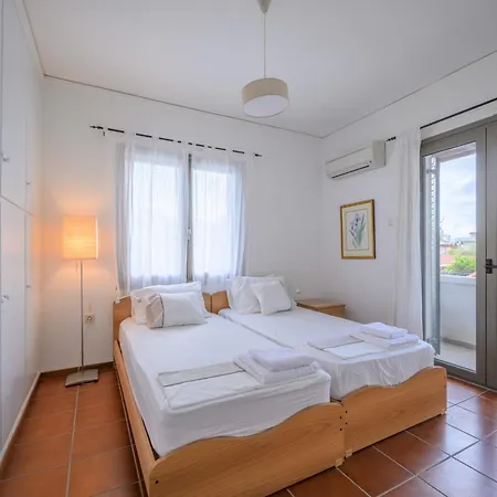 Horizon House - Beachfront Escape Nerántza