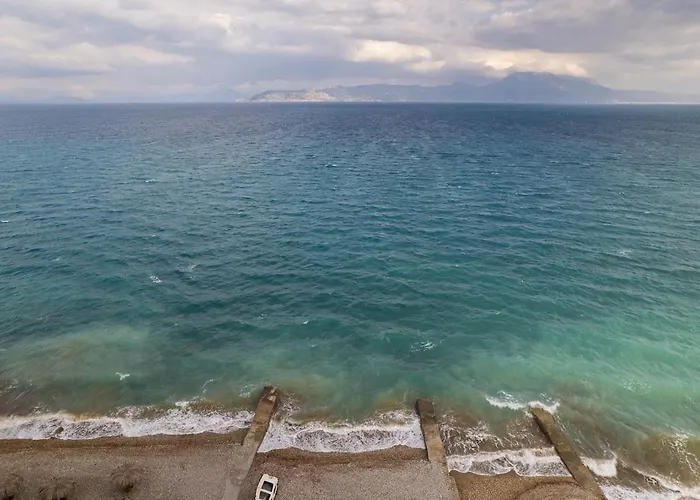 Horizon House - Beachfront Escape 公寓