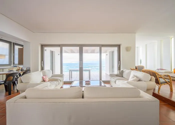 公寓 Horizon House - Beachfront Escape